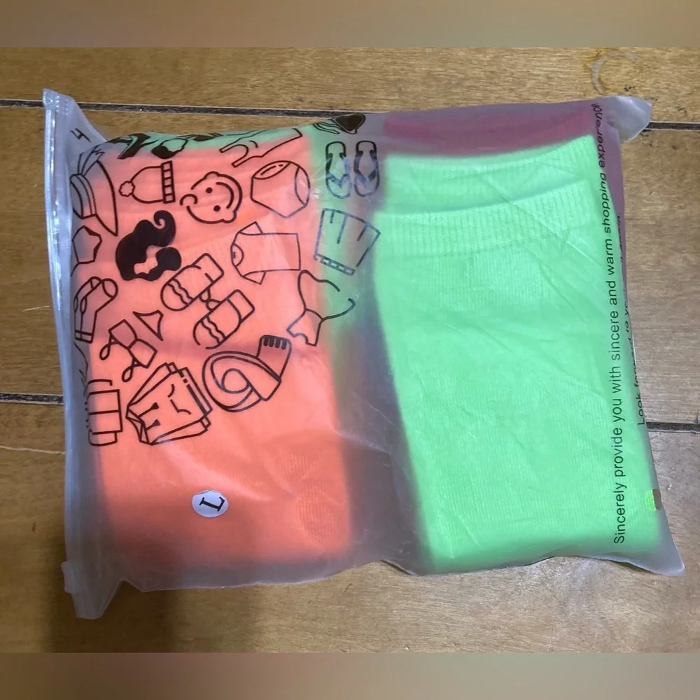 NWT American Trends Kids Size Large Neon Orange, Green and Red Socks (6 Pair)